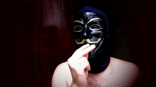 Mascarado peludo se exibindo pra você!