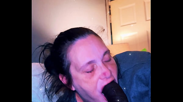 I’m trying to sleep with this cock in my mouth (gumjob)
